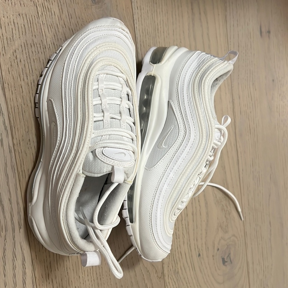 Like NEW Nike Air Max